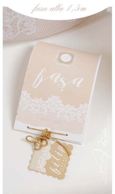 Trusou de botez brodat unisex, pentru fete sau baieti, Tres Chic Lace 4